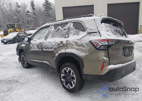 2025 Subaru Forester Premium z USA, uszkodzony, nr VIN JF2SLDBC6SH504640